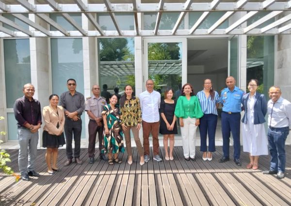 Kontrola imi nia an, labele ema seluk mak kontrola imi nia direitu