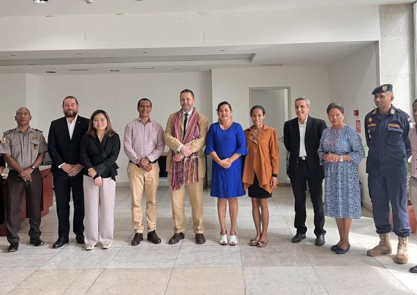 English – Test 𝐄𝐧𝐤𝐨𝐧𝐭𝐫𝐮 𝐦𝐞𝐦𝐛𝐫𝐮 𝐊𝐋𝐀𝐓𝐔 𝐡𝐨 𝐄𝐤𝐢𝐩𝐚 𝐈𝐎𝐌